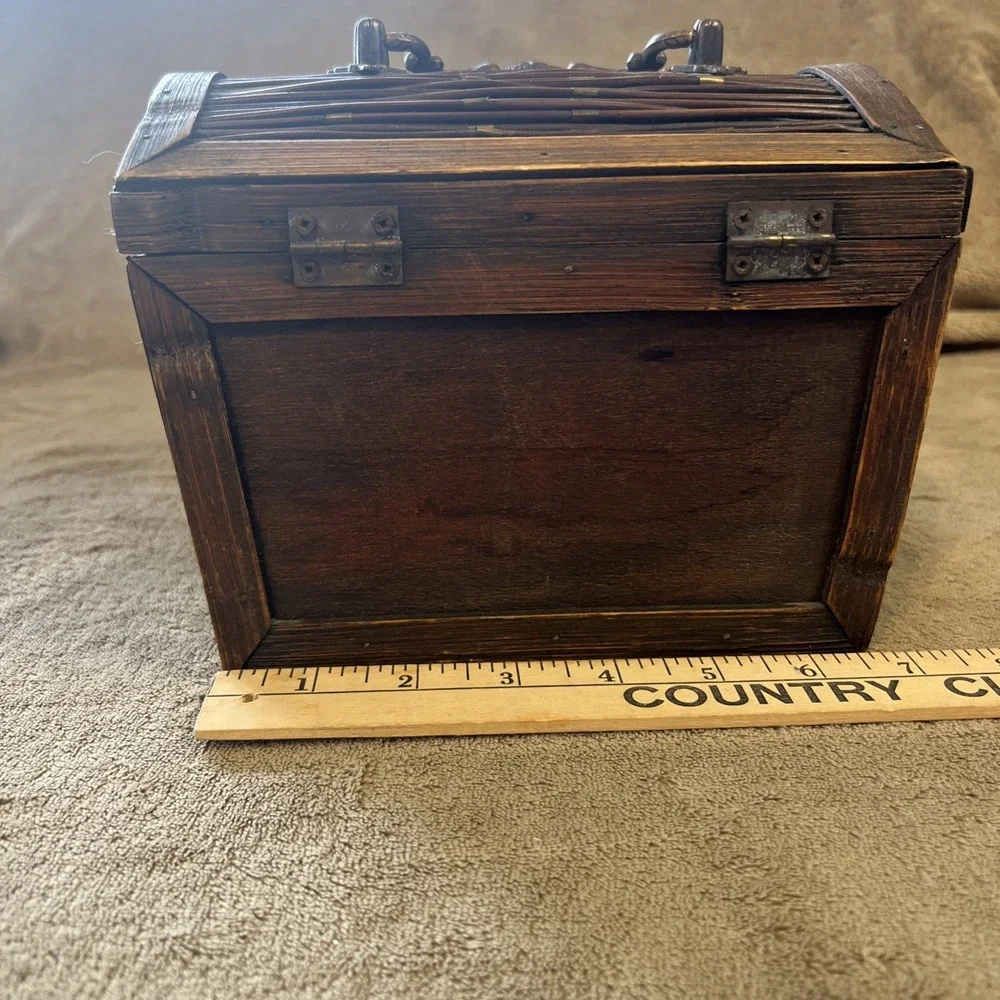 Vintage Handmade Rustic Wooden‎ Treasure Chest Style Box Bamboo Swing Latch Lid